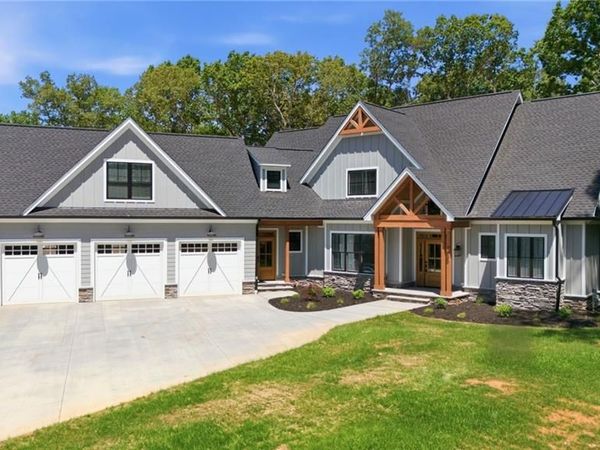 7566 Whisper Hollow Lane , Lewisville, NC 27023