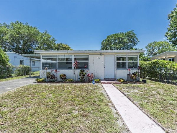 1554 NE 154th Ter, North Miami Beach, FL 33162