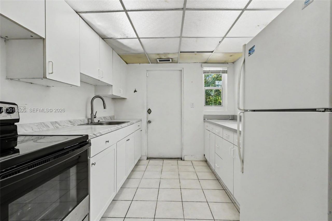 1554 NE 154th Ter, North Miami Beach, FL 33162 Photo