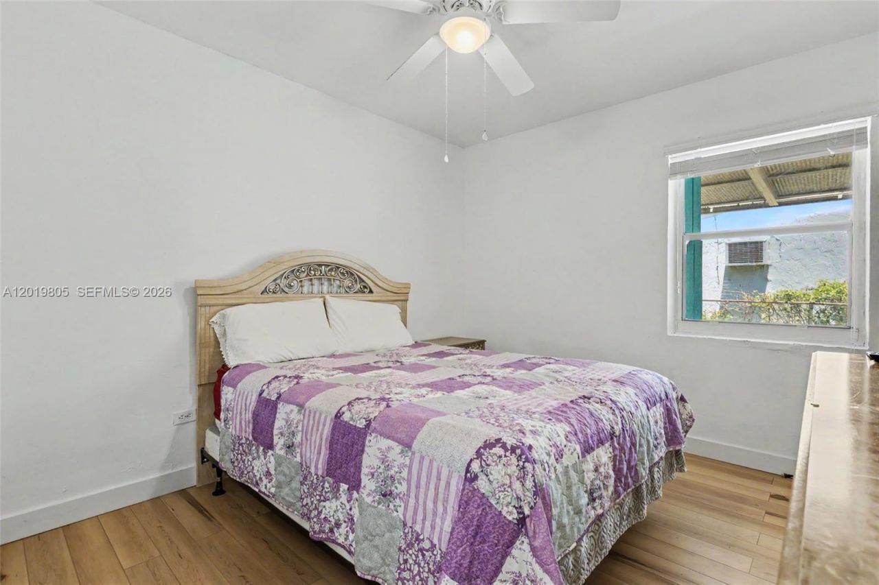 1554 NE 154th Ter, North Miami Beach, FL 33162 Photo