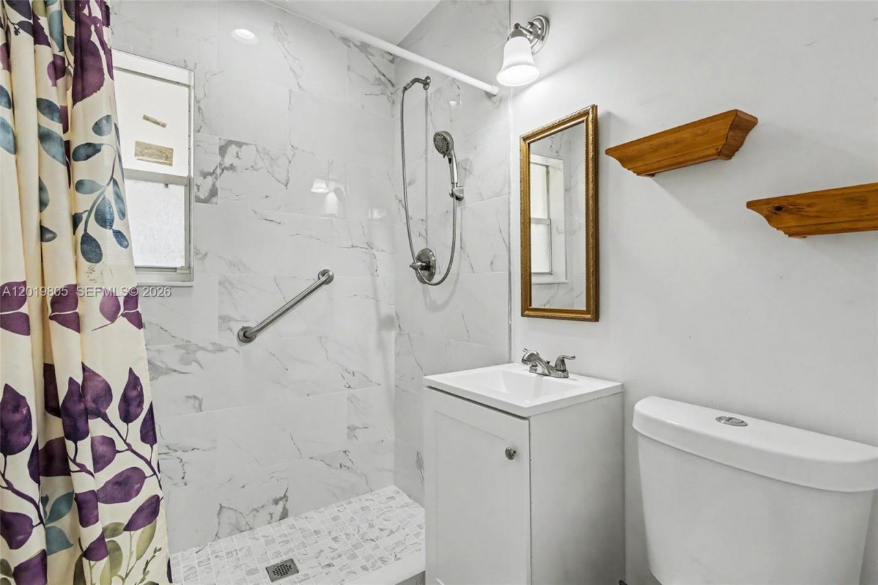 1554 NE 154th Ter, North Miami Beach, FL 33162 Photo