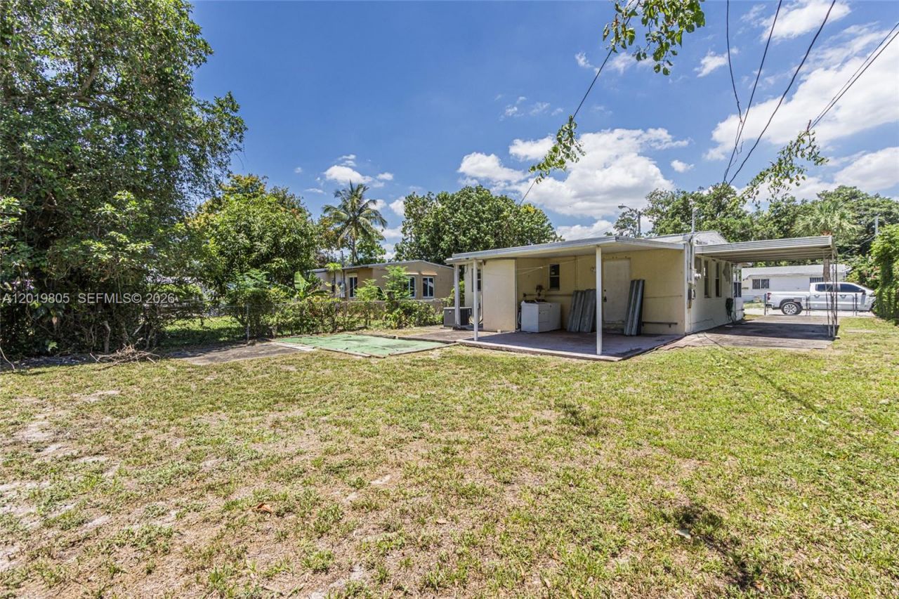 1554 NE 154th Ter, North Miami Beach, FL 33162 Photo