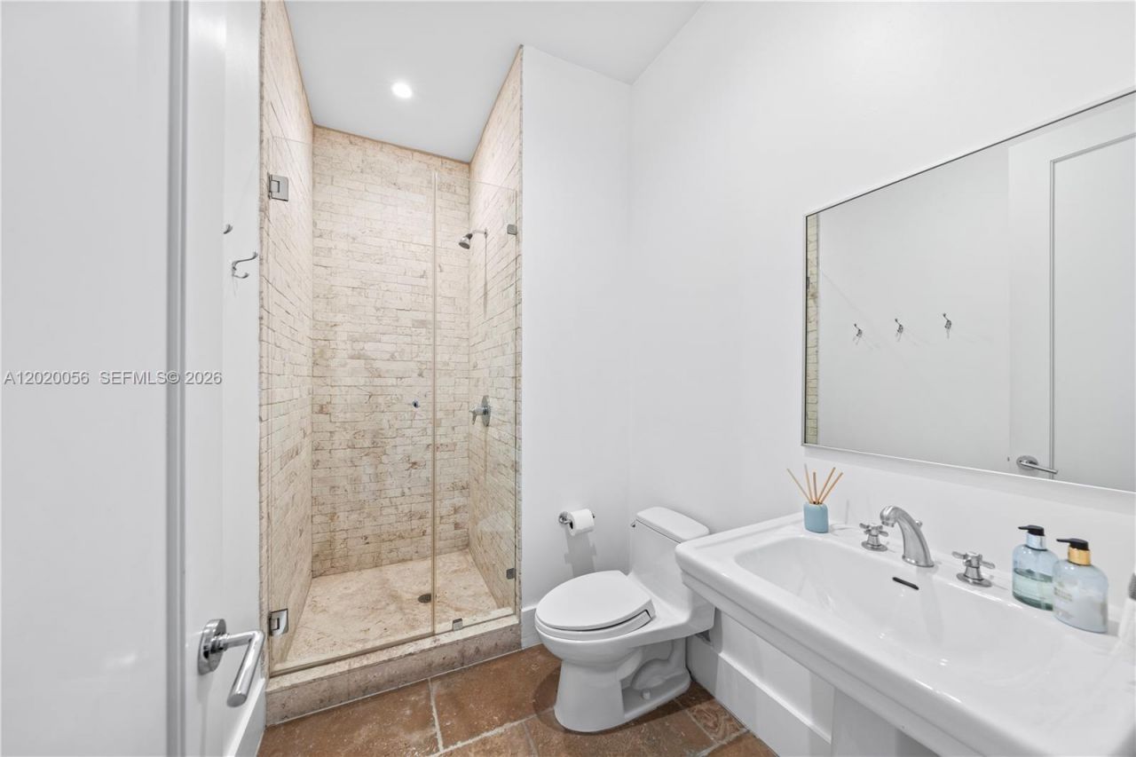 4196 S Douglas Rd , Miami, FL 33133 Photo
