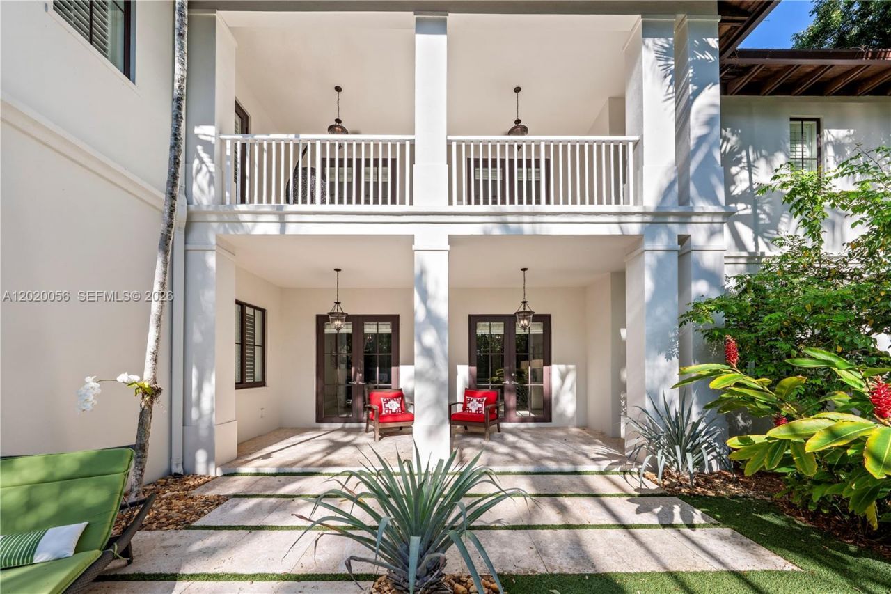 4196 S Douglas Rd , Miami, FL 33133 Photo