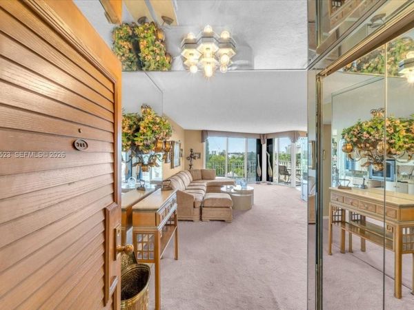 1000 Quayside Ter, Unit 701, Miami, FL 33138