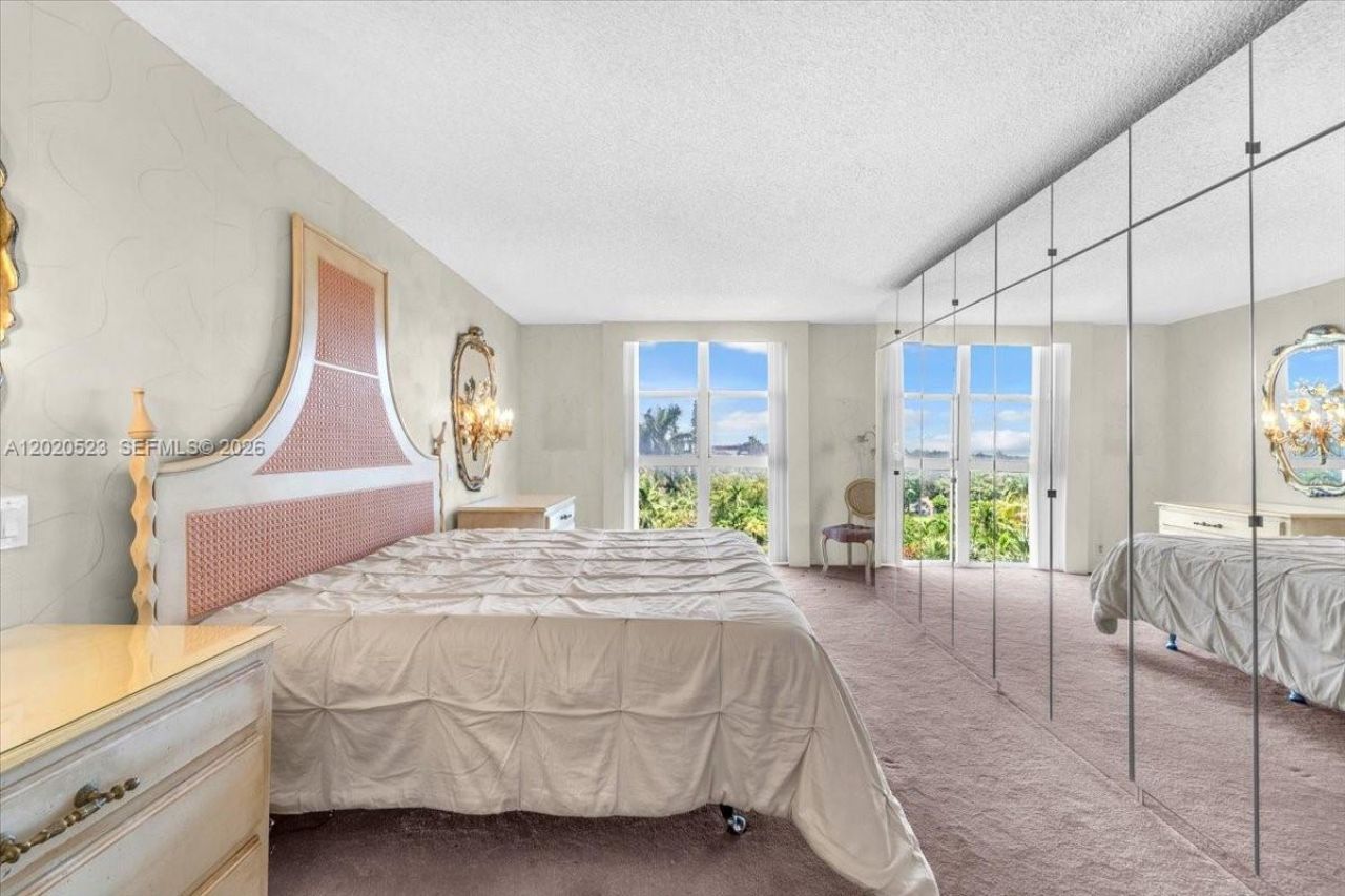 1000 Quayside Ter , Unit 701, Miami, FL 33138 Photo