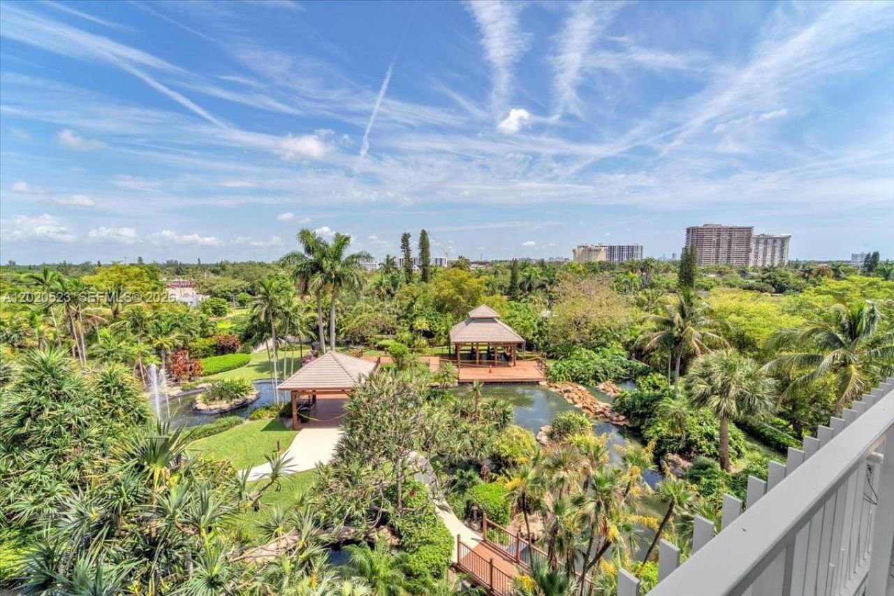 1000 Quayside Ter , Unit 701, Miami, FL 33138 Photo