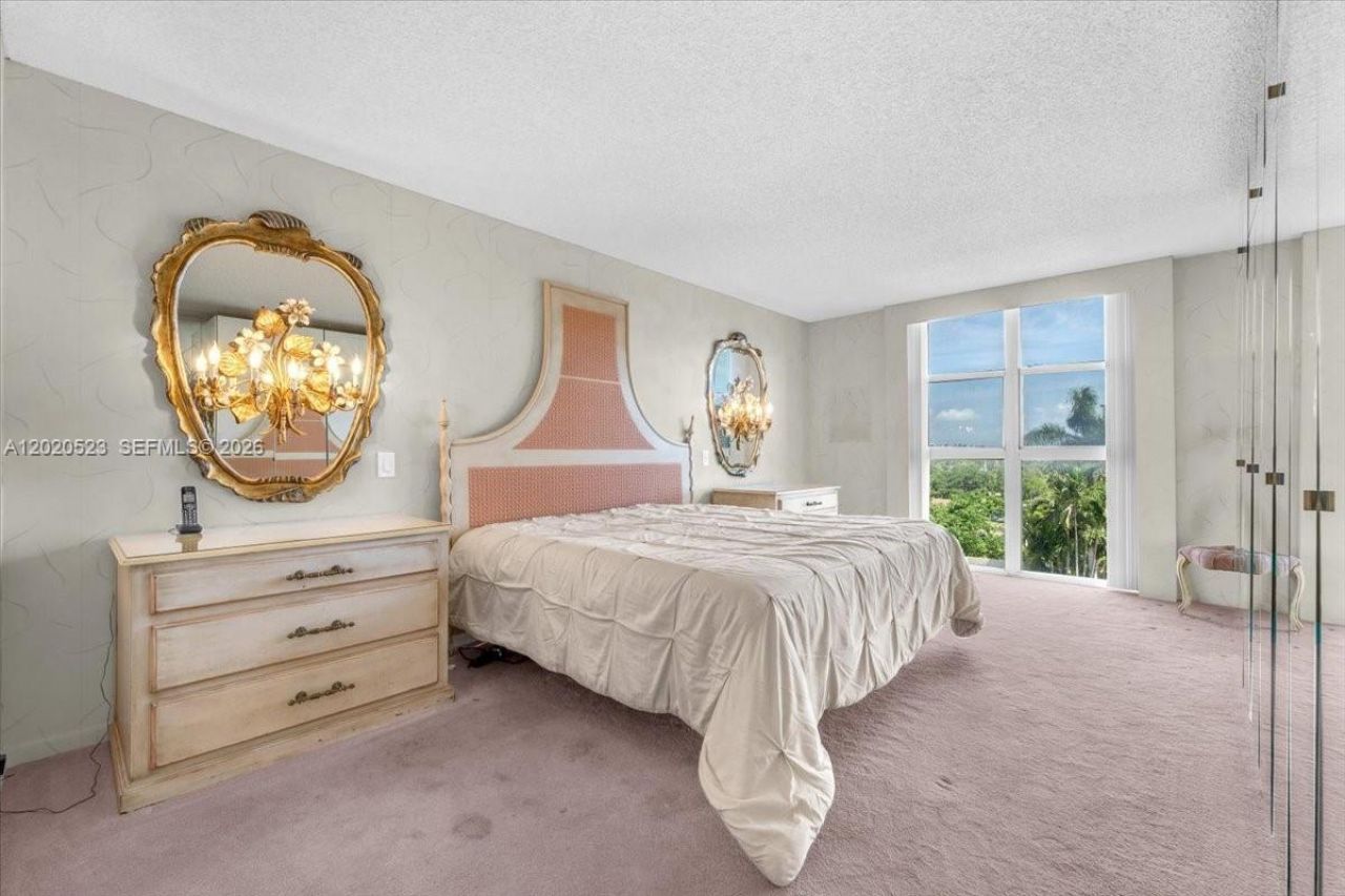 1000 Quayside Ter , Unit 701, Miami, FL 33138 Photo