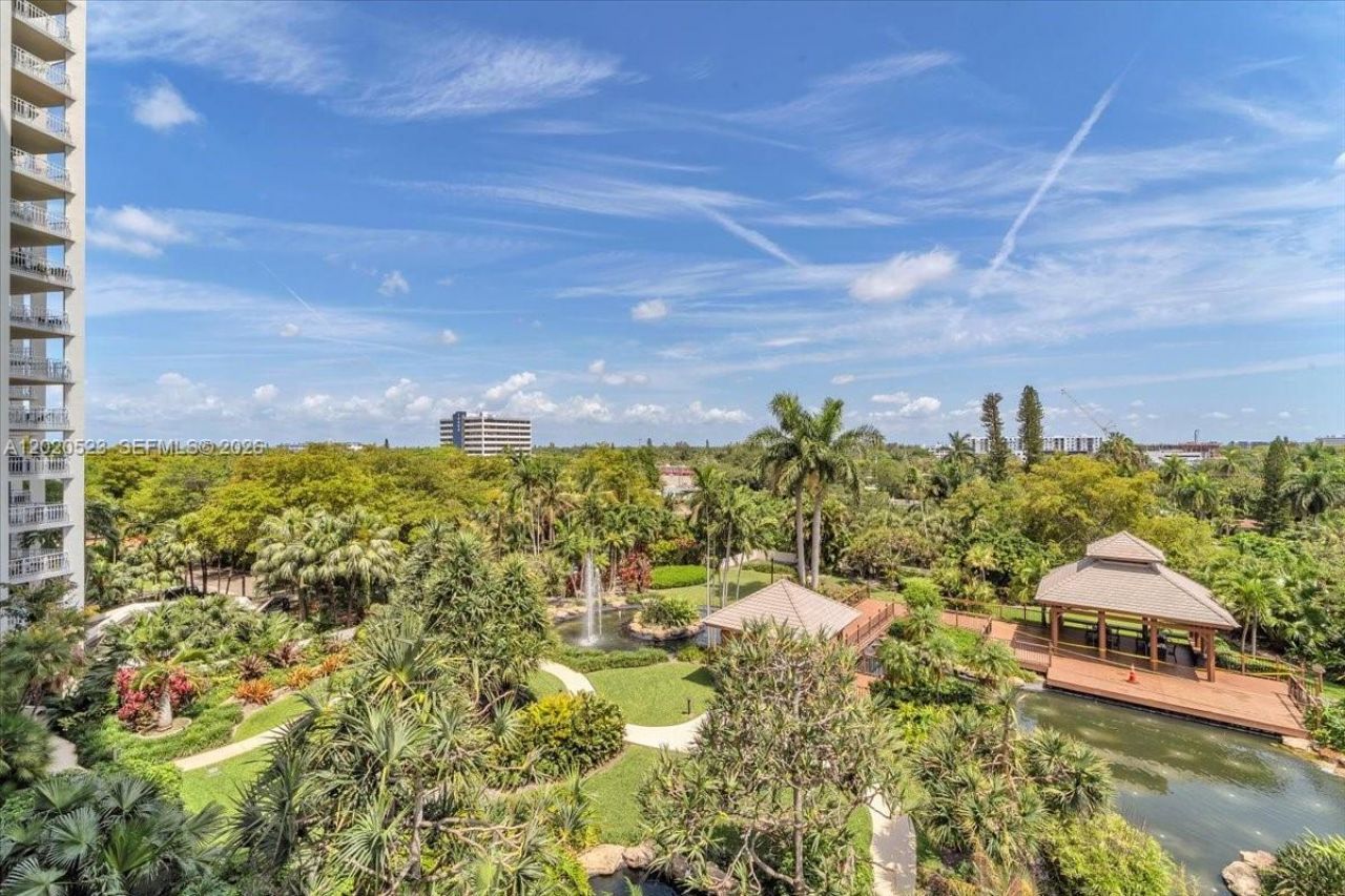 1000 Quayside Ter , Unit 701, Miami, FL 33138 Photo