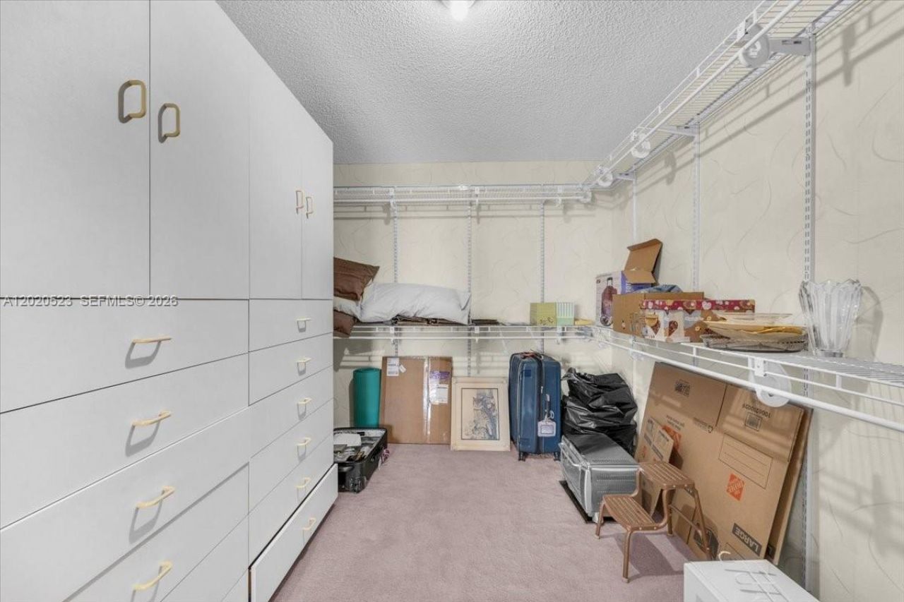 1000 Quayside Ter , Unit 701, Miami, FL 33138 Photo