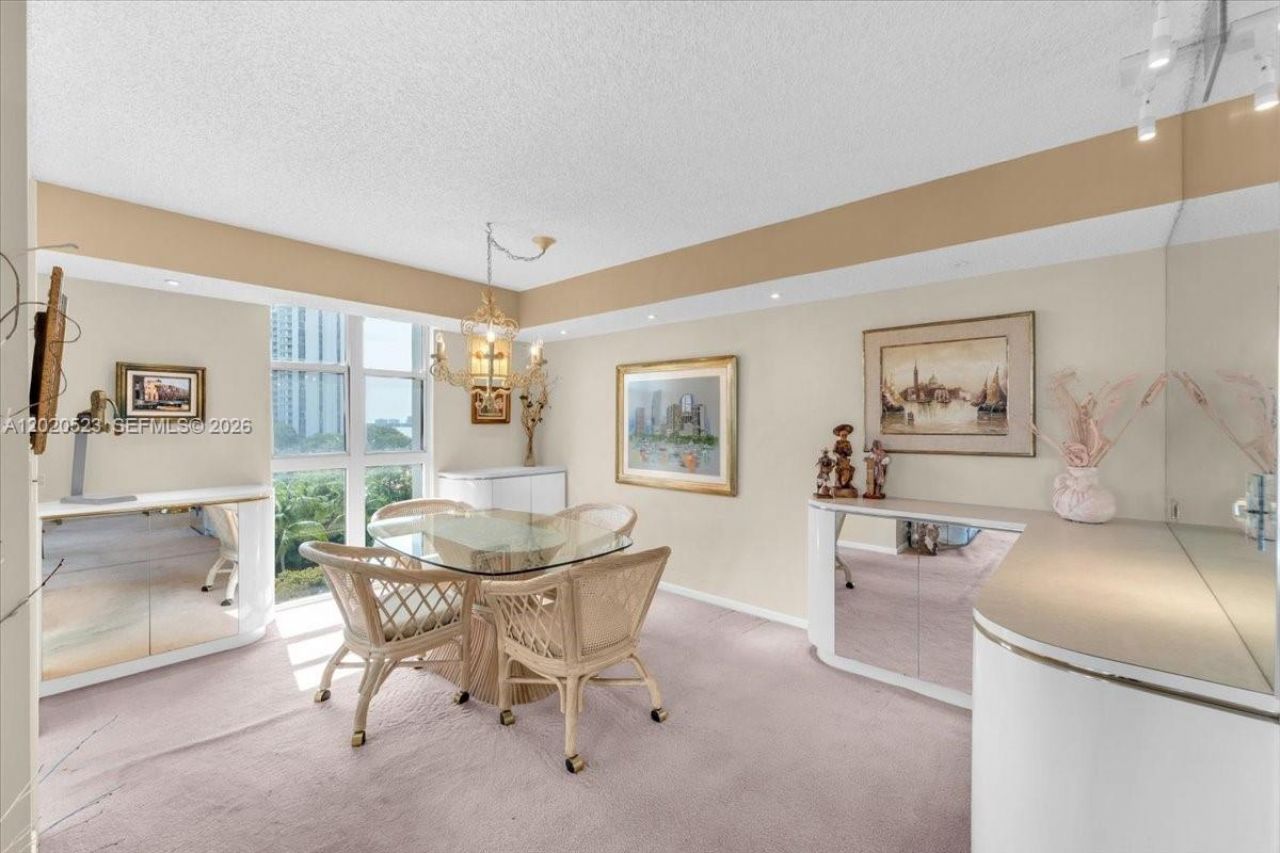 1000 Quayside Ter , Unit 701, Miami, FL 33138 Photo