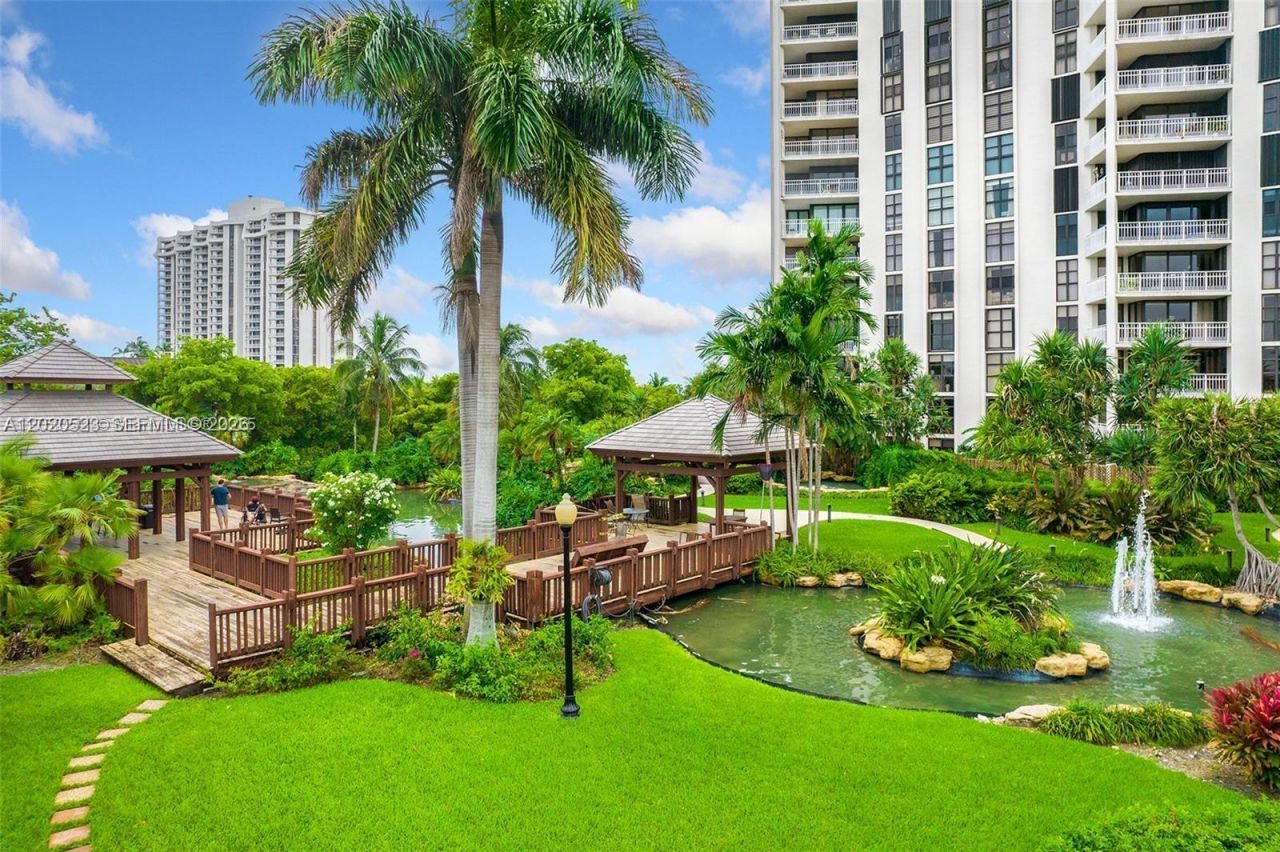 1000 Quayside Ter , Unit 701, Miami, FL 33138 Photo
