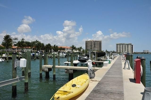 1000 Quayside Ter , Unit 701, Miami, FL 33138 Photo
