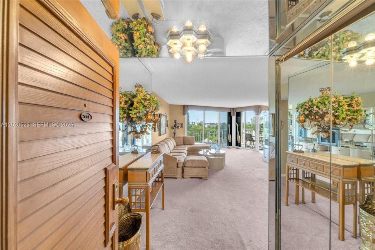 1000 Quayside Ter, Unit 701, Miami, FL 33138 Photo