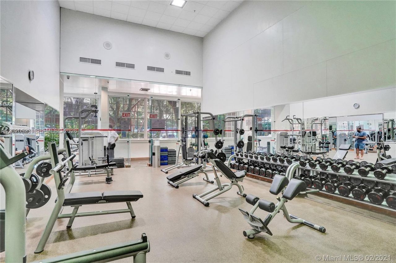 1000 Quayside Ter , Unit 701, Miami, FL 33138 Photo