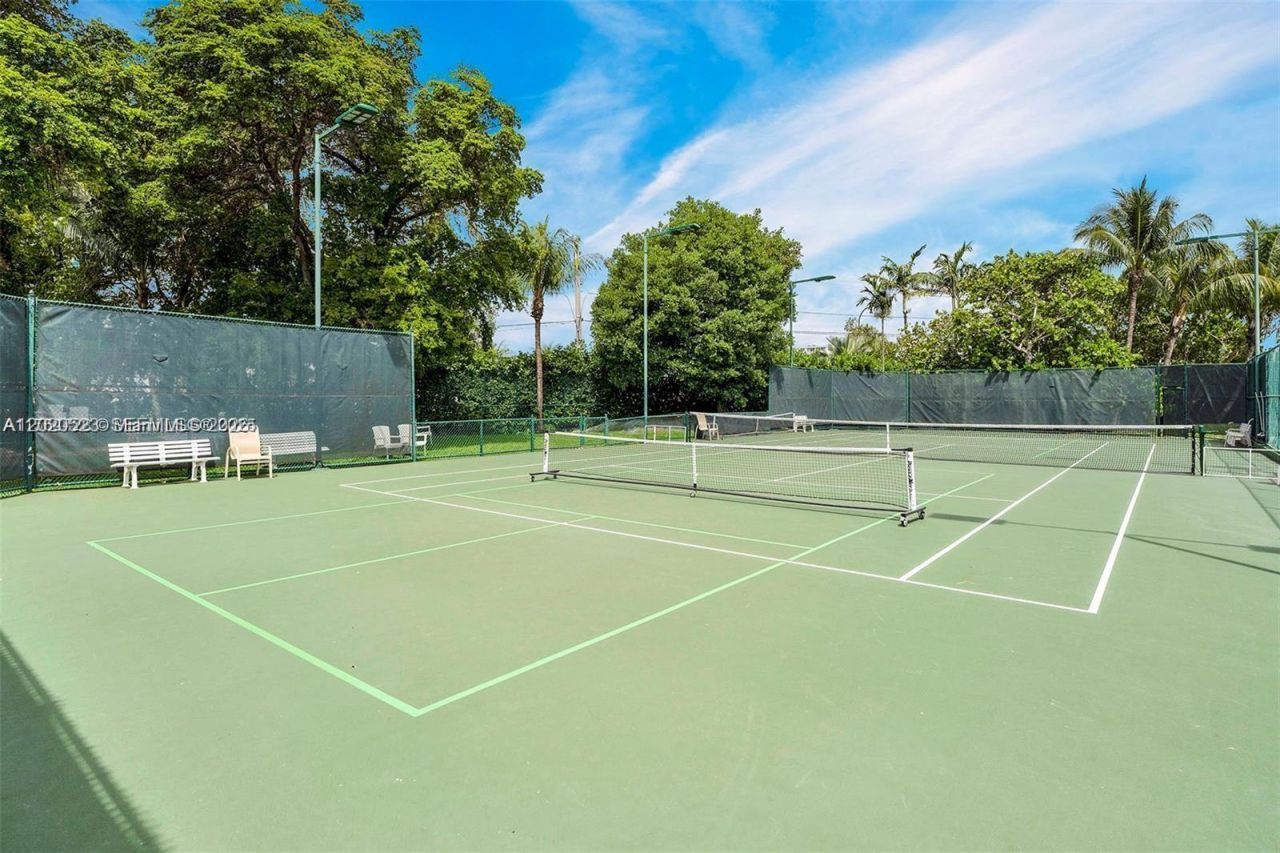 1000 Quayside Ter , Unit 701, Miami, FL 33138 Photo