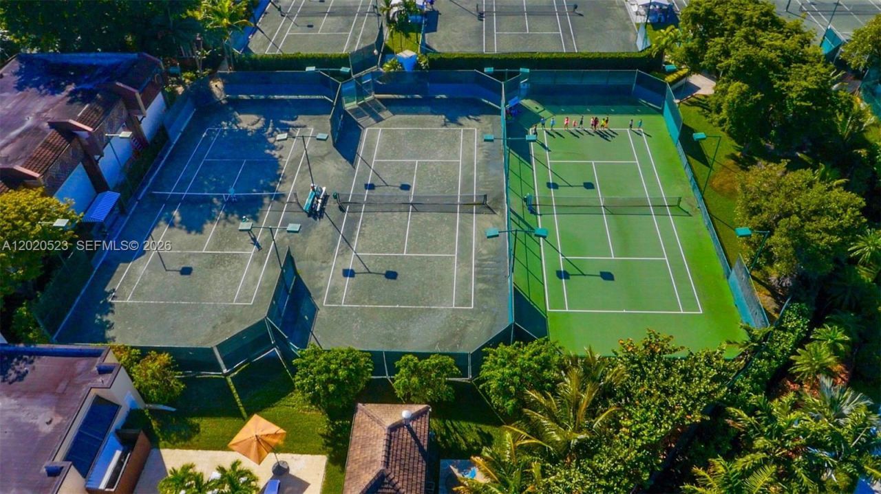 1000 Quayside Ter , Unit 701, Miami, FL 33138 Photo