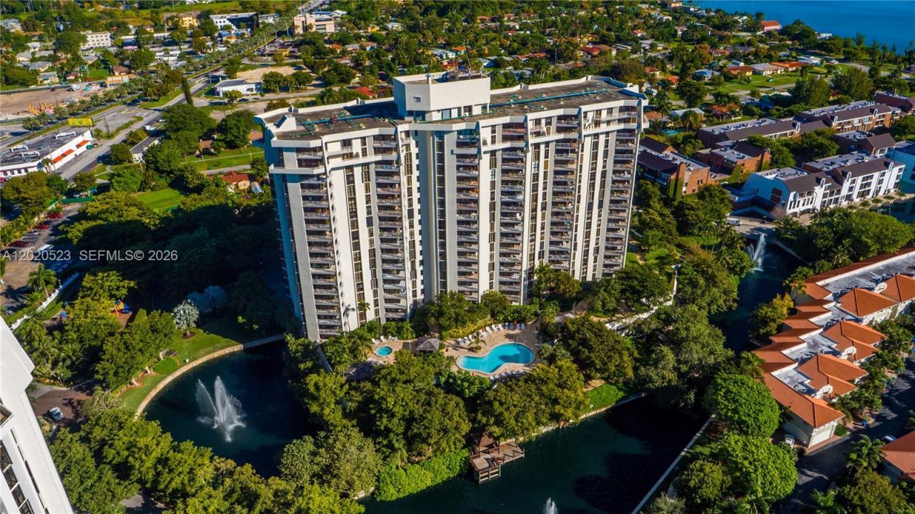 1000 Quayside Ter , Unit 701, Miami, FL 33138 Photo