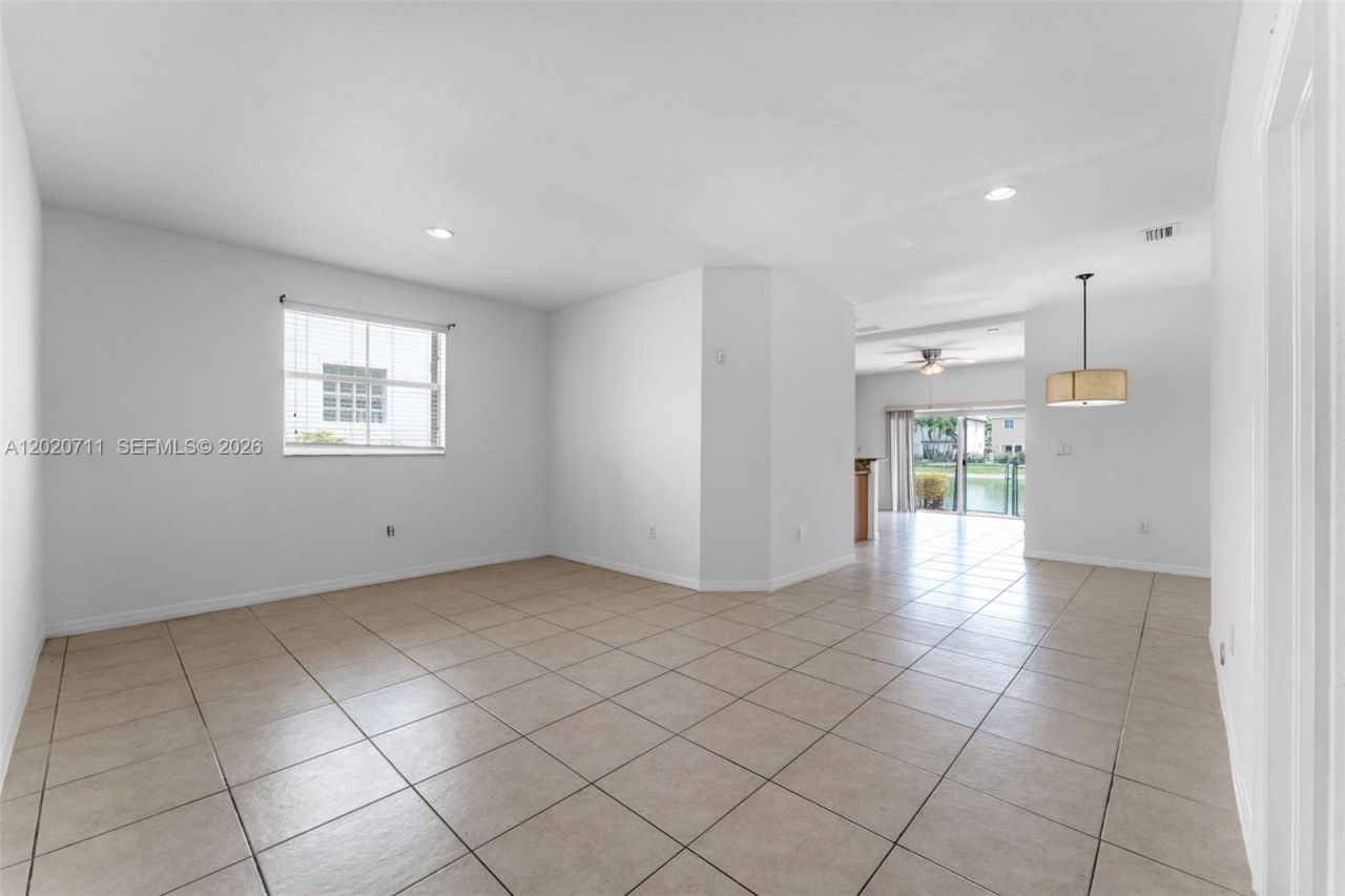 11318 NW 44th Ter , Doral, FL 33178 Photo