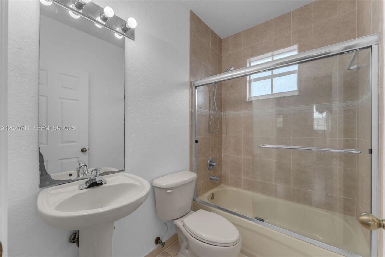 11318 NW 44th Ter , Doral, FL 33178 Photo