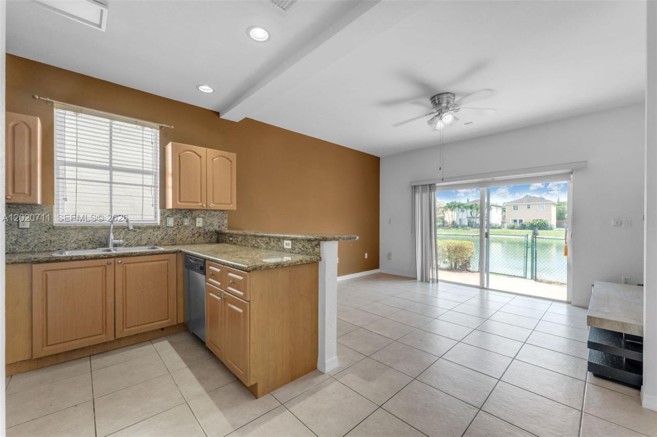 11318 NW 44th Ter , Doral, FL 33178 Photo