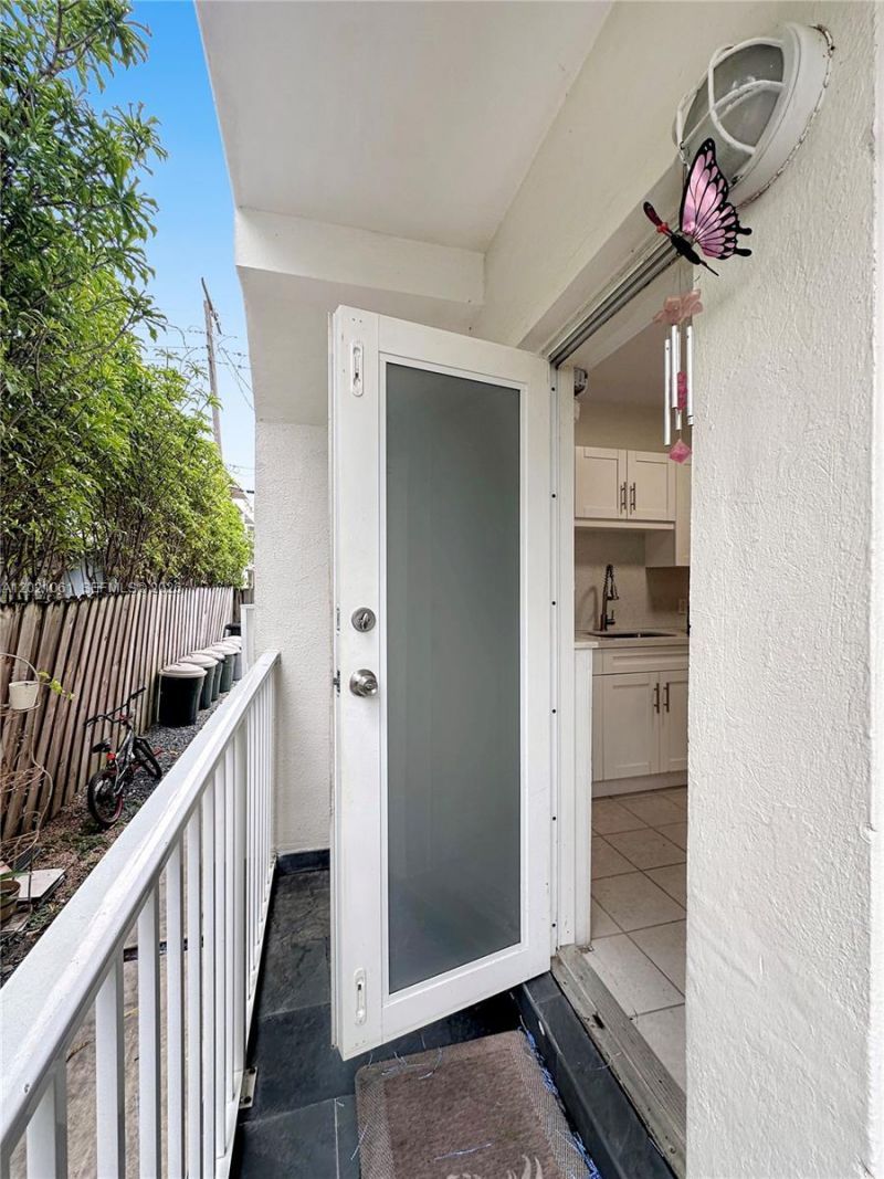 965 Bay Dr , Unit 6, Miami Beach, FL 33141 Photo