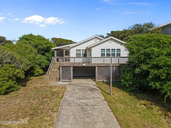212 SE 78th Street , Oak Island, NC 28465