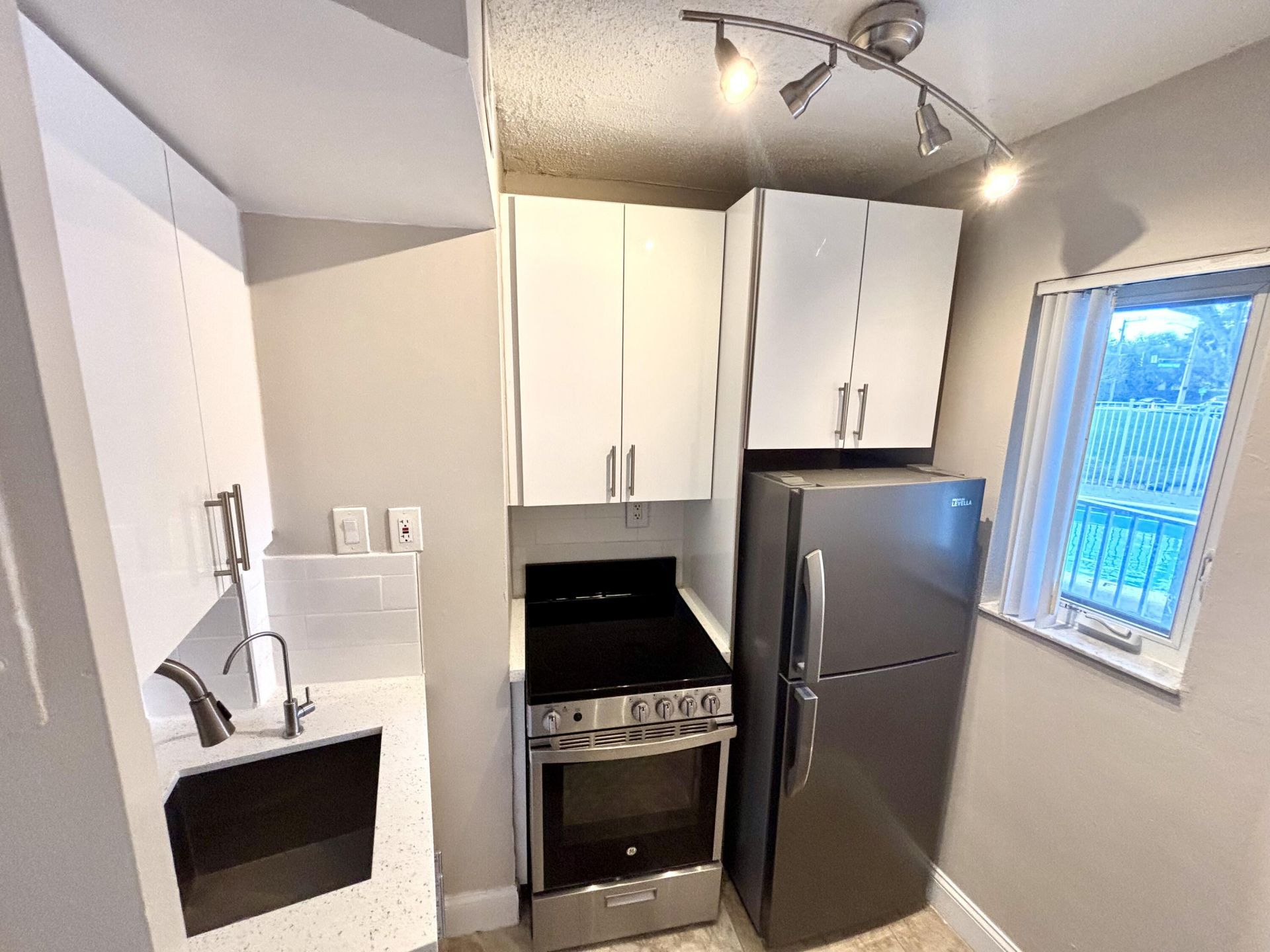 431 W Camino Real, Unit 5, Boca Raton, FL 33432 Photo