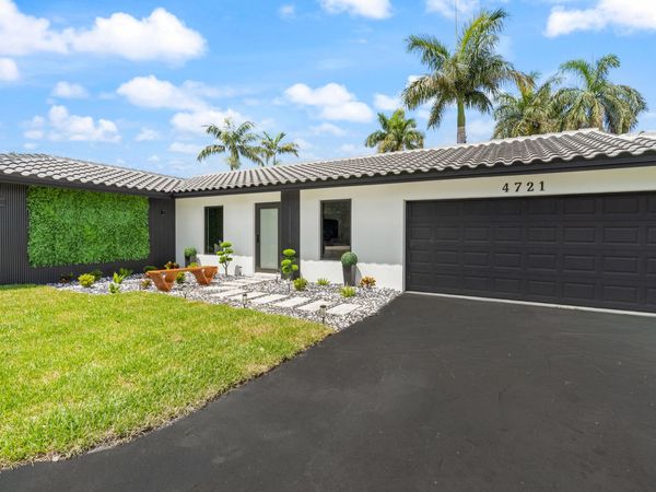 4721 Bayview Drive, Fort Lauderdale, FL 33308