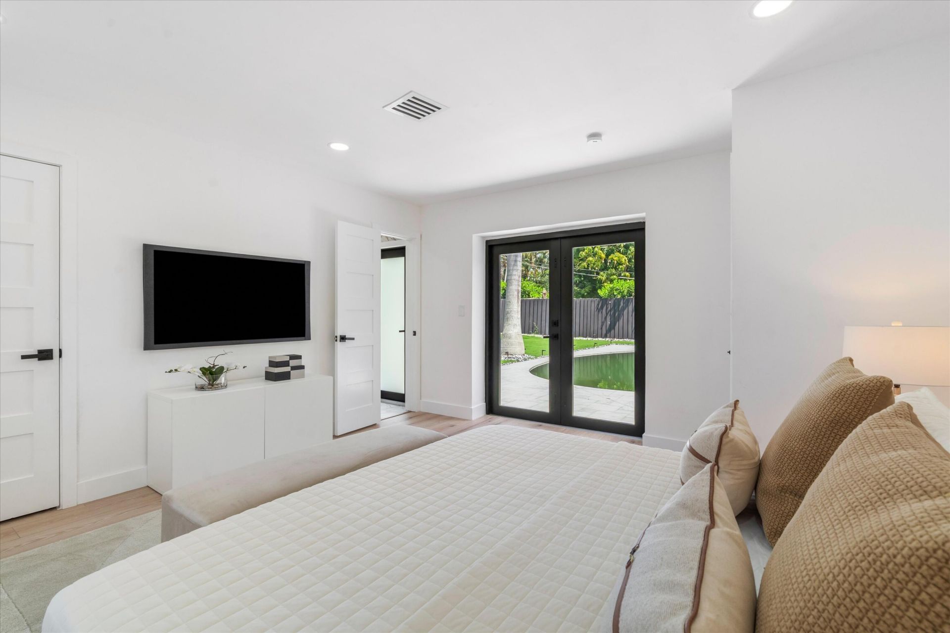 4721 Bayview Drive, Fort Lauderdale, FL 33308 Photo