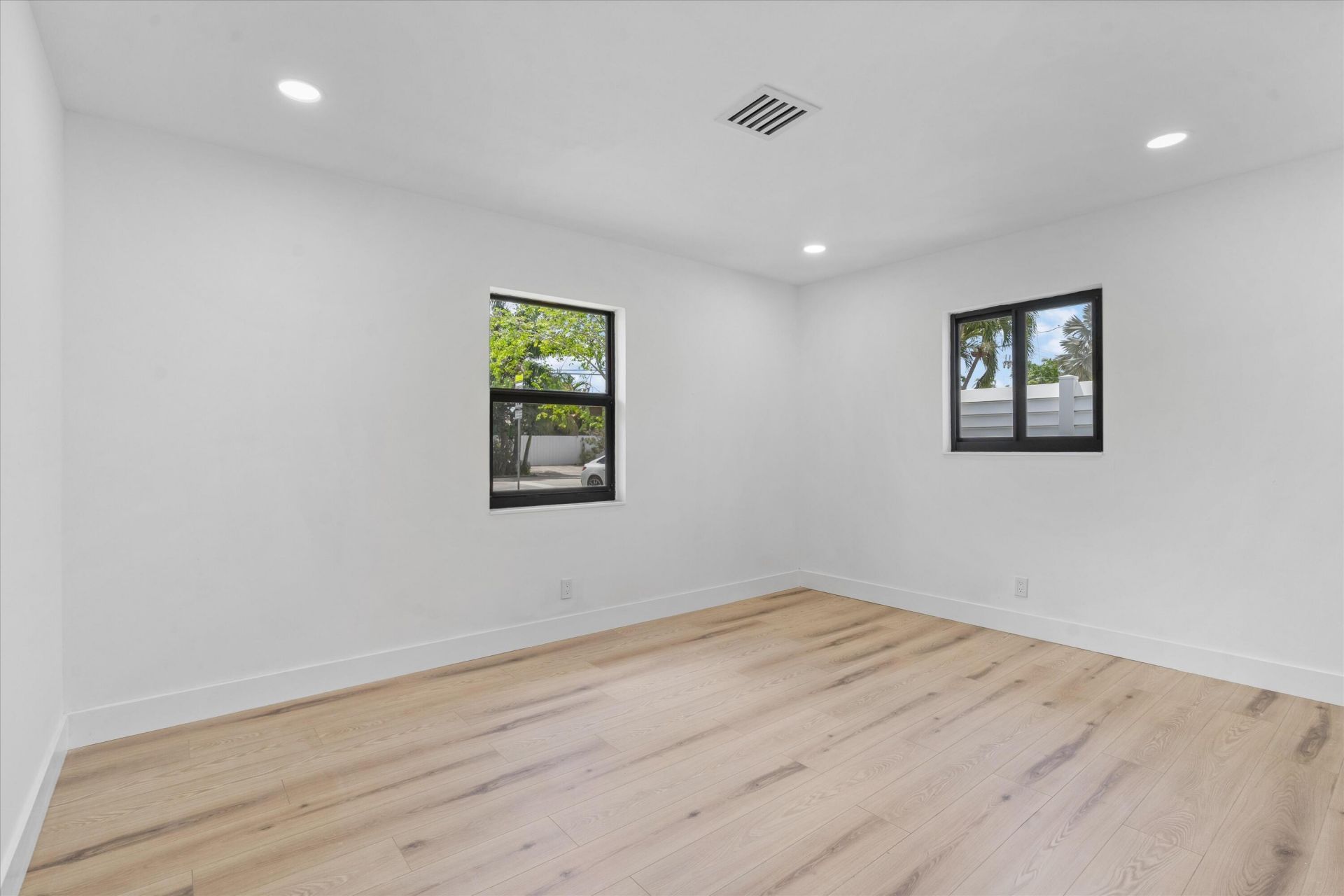 4721 Bayview Drive, Fort Lauderdale, FL 33308 Photo