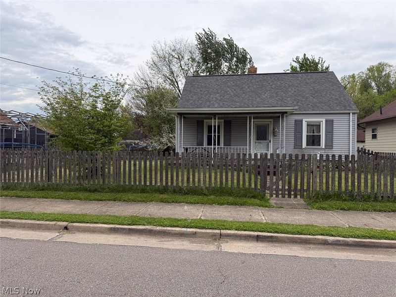 322 Millview Place SW, Canton, OH 44706 Photo 2