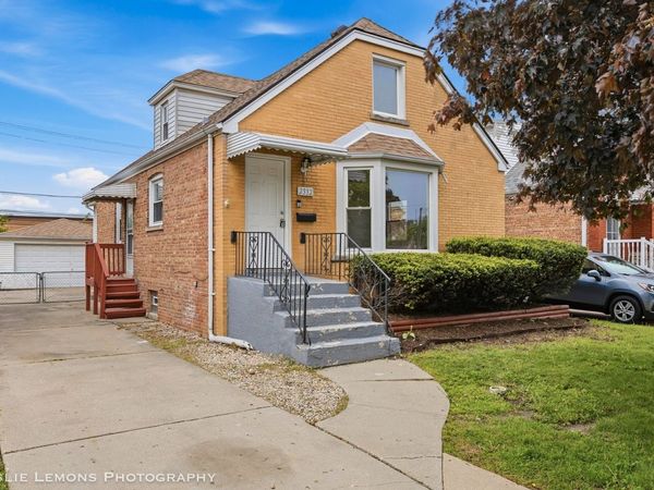 2332 N Leyden Avenue, River Grove, IL 60171