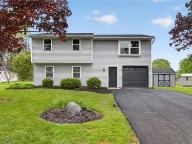 3728 Pendulum, Baldwinsville, NY 13027
