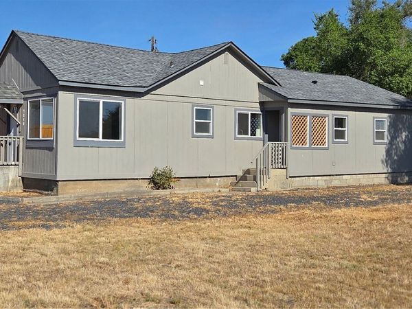 9840 Olympic Drive NE, Moses Lake, WA 98837