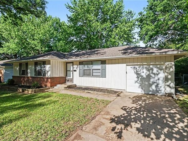9318 Palmer Avenue, Kansas City, MO 64138