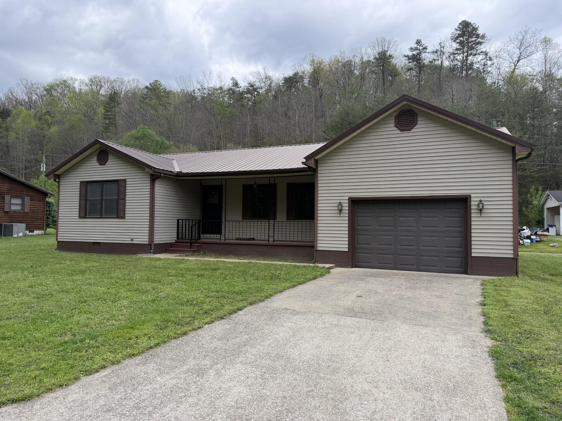 84 Bee Fork Road, Prestonsburg, KY 41653