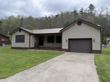 84 Bee Fork Road, Prestonsburg, KY 41653