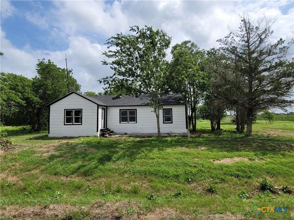 1108 S East Street , Edna, TX 77957