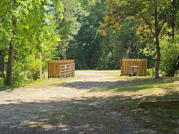 3022 Bob Sikes Road , Defuniak Springs, FL 32435