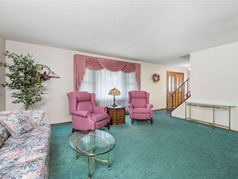 8152 Twin Oaks Drive, Broadview Heights, OH 44147 Photo 12