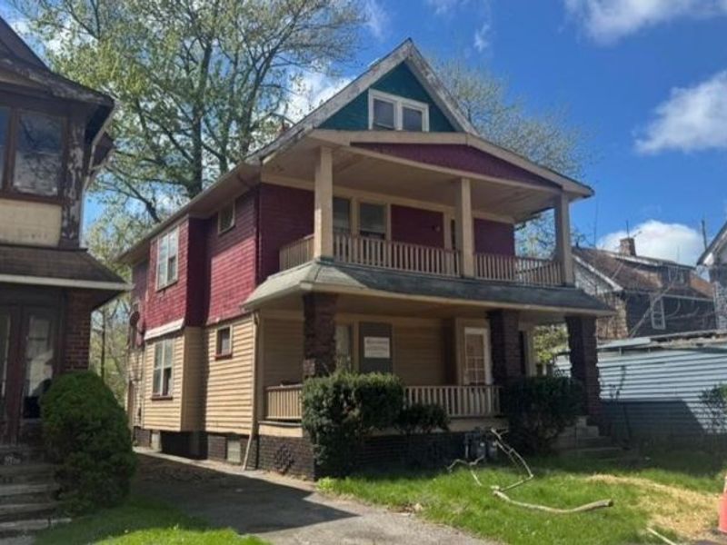 658 E 92 Street, Cleveland, OH 44108 Photo 1