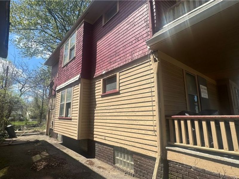 658 E 92 Street, Cleveland, OH 44108 Photo 2