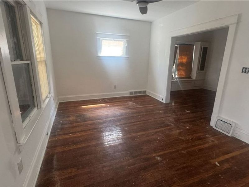 658 E 92 Street, Cleveland, OH 44108 Photo 6
