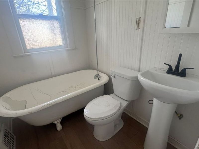658 E 92 Street, Cleveland, OH 44108 Photo 7