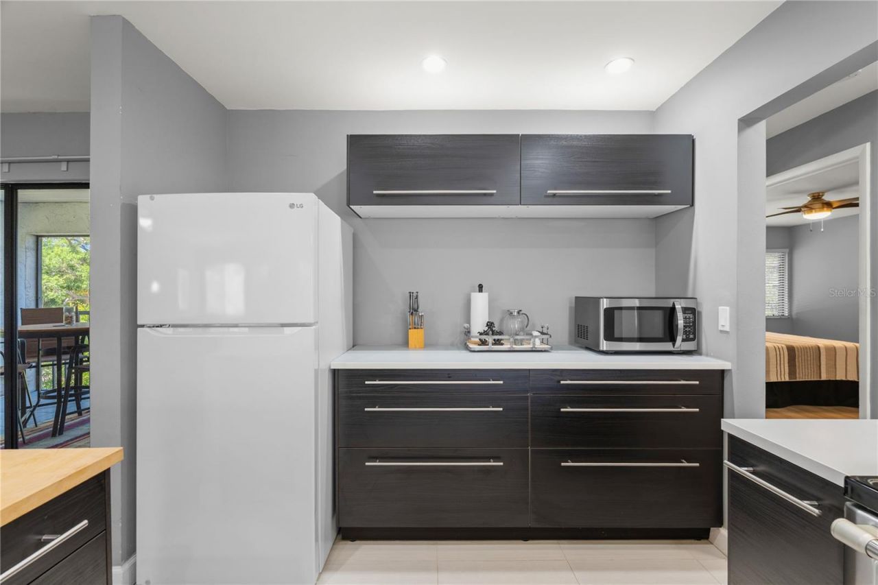 2746 Orchid Oaks Drive, Unit 301, Sarasota, FL 34239 Photo