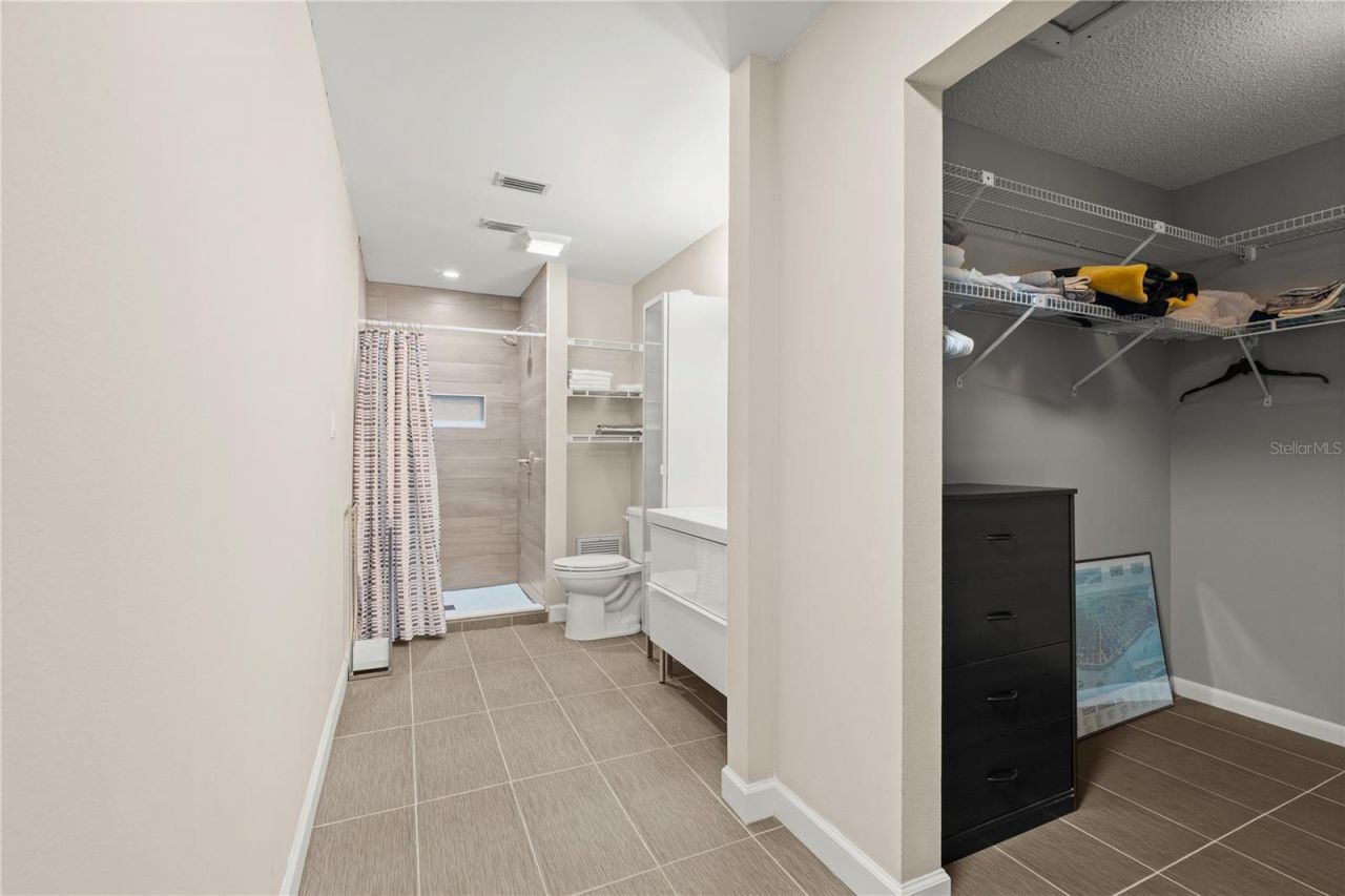 2746 Orchid Oaks Drive, Unit 301, Sarasota, FL 34239 Photo