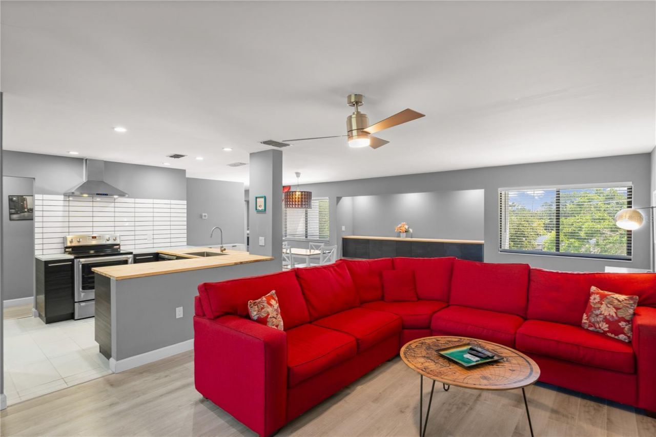 2746 Orchid Oaks Drive, Unit 301, Sarasota, FL 34239 Photo