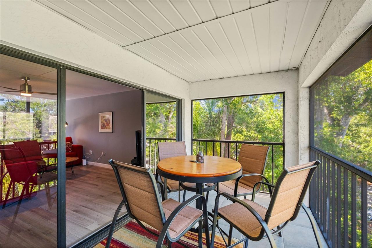 2746 Orchid Oaks Drive, Unit 301, Sarasota, FL 34239 Photo