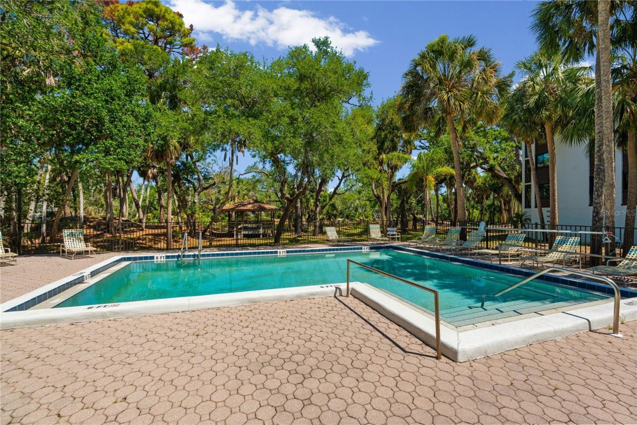 2746 Orchid Oaks Drive, Unit 301, Sarasota, FL 34239 Photo
